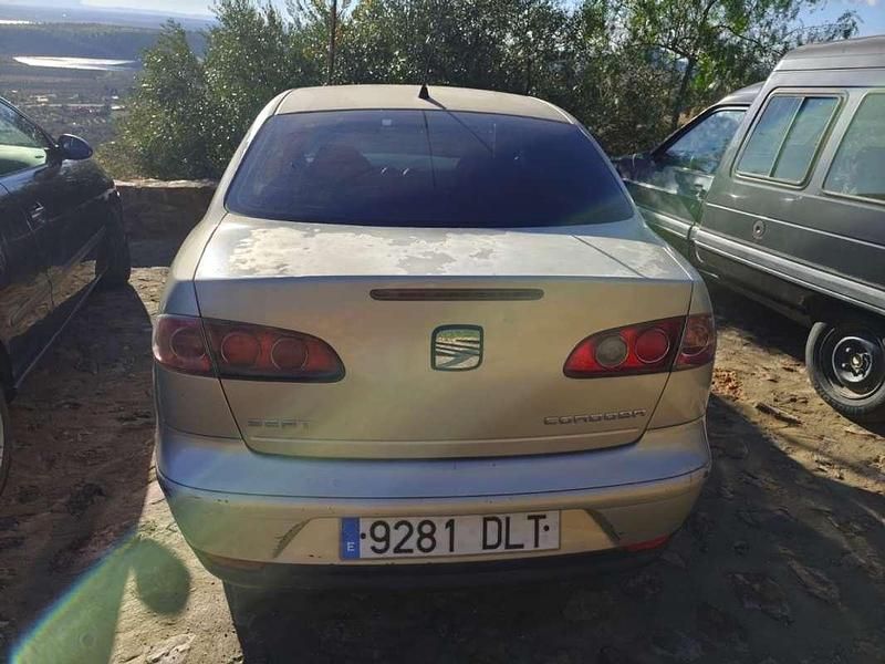 Usado Seat Cordoba Reference 99 CV (72 kW) 2006 Gris Utilitario