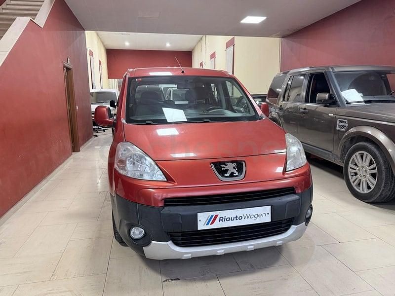 Naranja Usado 2010 Peugeot Partner Tepee Outdoor Monovolumen | 7000 € (Precio justo) - Imagen 1/4