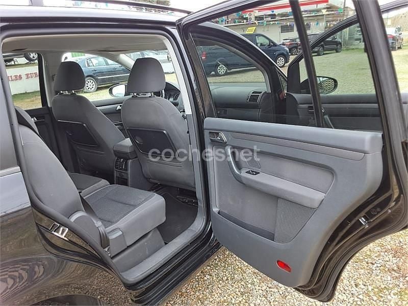 Usado VW Touran Edition 105 CV (77 kW) 2010 Negro Monovolumen