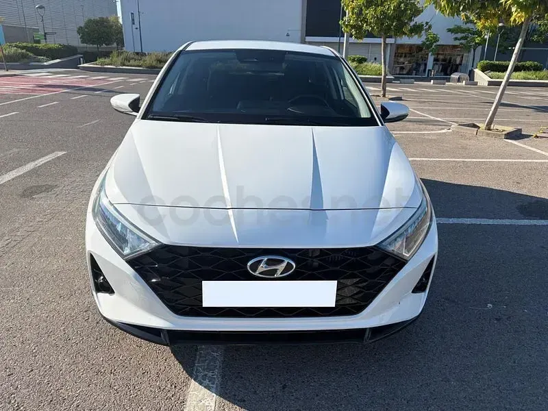 Usado Hyundai i20 100 CV (73 kW) 2022 Blanco Utilitario