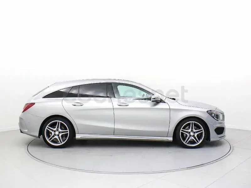 Occasion Mercedes CLA220 Shooting Brake AMG line 177 PK (130 kW) 2016 Grijs Stationwagen