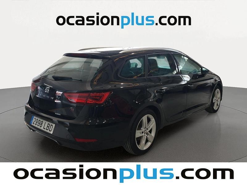 Usado Seat Leon FR 150 CV (110 kW) 2019 Negro Monovolumen
