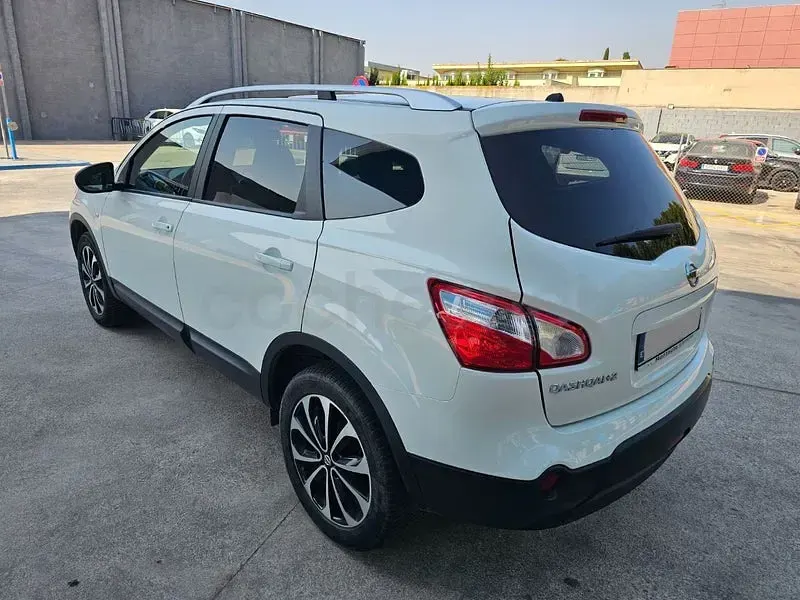 Usado Nissan Qashqai +2 360º 130 CV (95 kW) 2012 Blanco SUV
