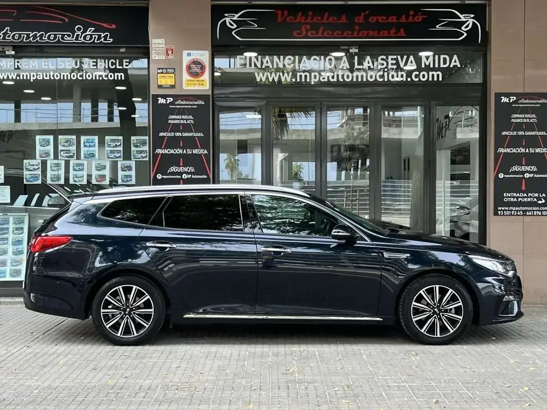 Usado Kia Optima 136 CV (100 kW) 2019 Azul Familiar