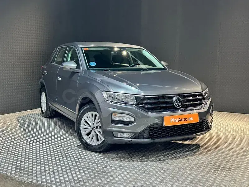 Usado VW T-Roc Edition 115 CV (84 kW) 2021 Gris / plata SUV
