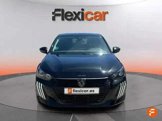 Usado Peugeot 208 Allure 100 CV (73 kW) 2025 Negro Utilitario