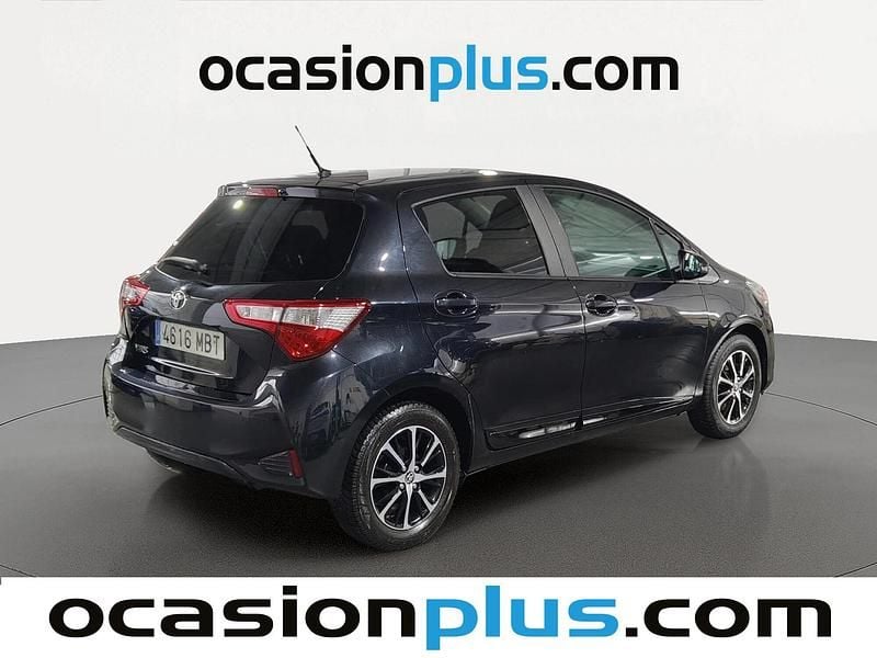 Usado Toyota Yaris Active 111 CV (81 kW) 2019 Negro