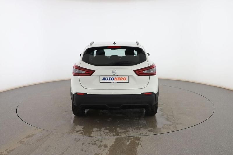 Usado Nissan Qashqai Acenta 140 CV (102 kW) 2021 Blanco SUV