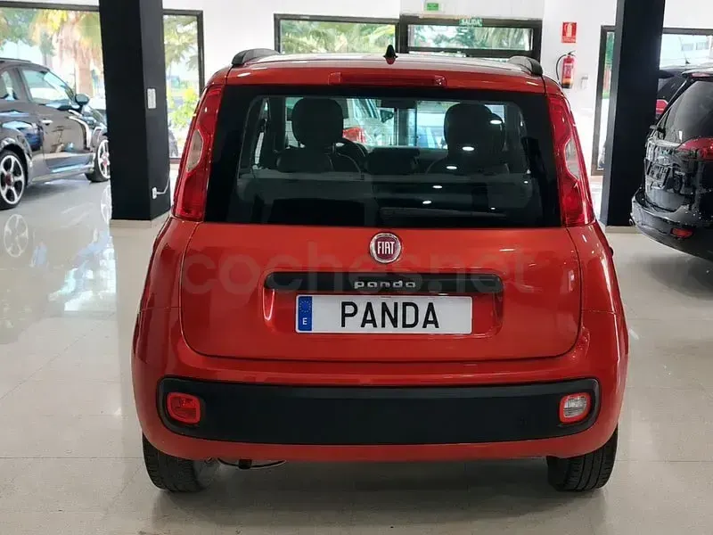Usado Fiat Panda Lounge 69 CV (50 kW) 2016 Granate Utilitario