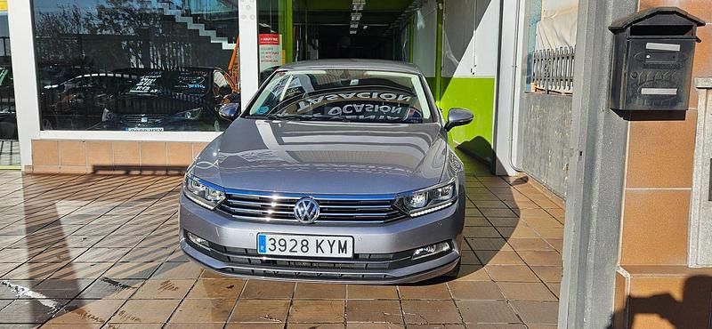 Usado VW Passat Executive 150 CV (110 kW) 2019 Gris Berlina