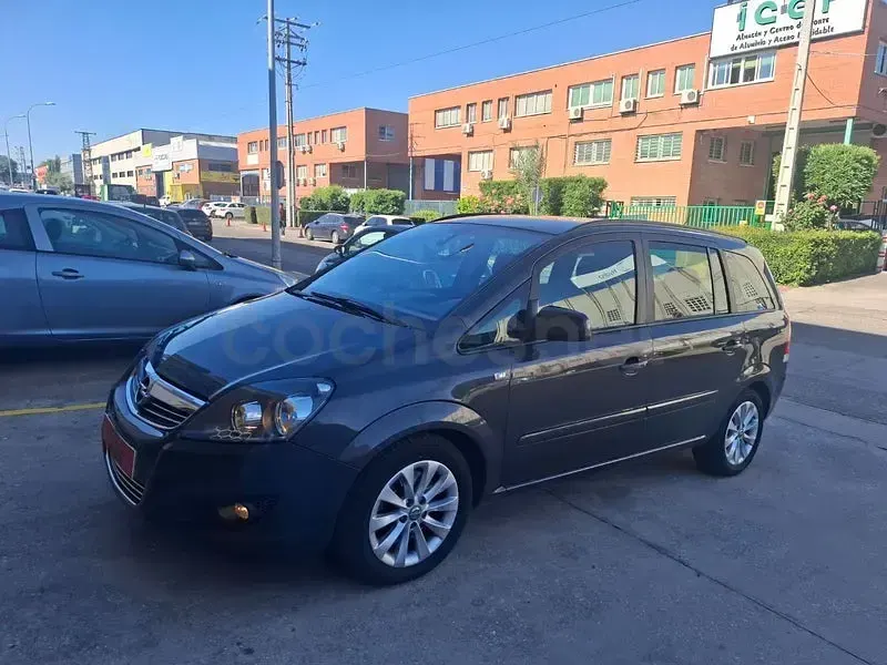 Usado Opel Zafira Family 110 CV (80 kW) 2015 Gris / plata Monovolumen