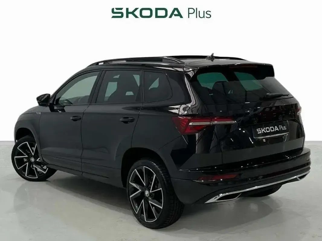 Usado Skoda Karoq SportLine 150 CV (110 kW) 2023 Negro SUV