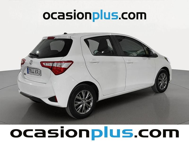 Usado Toyota Yaris Active 111 CV (81 kW) 2018 Blanco