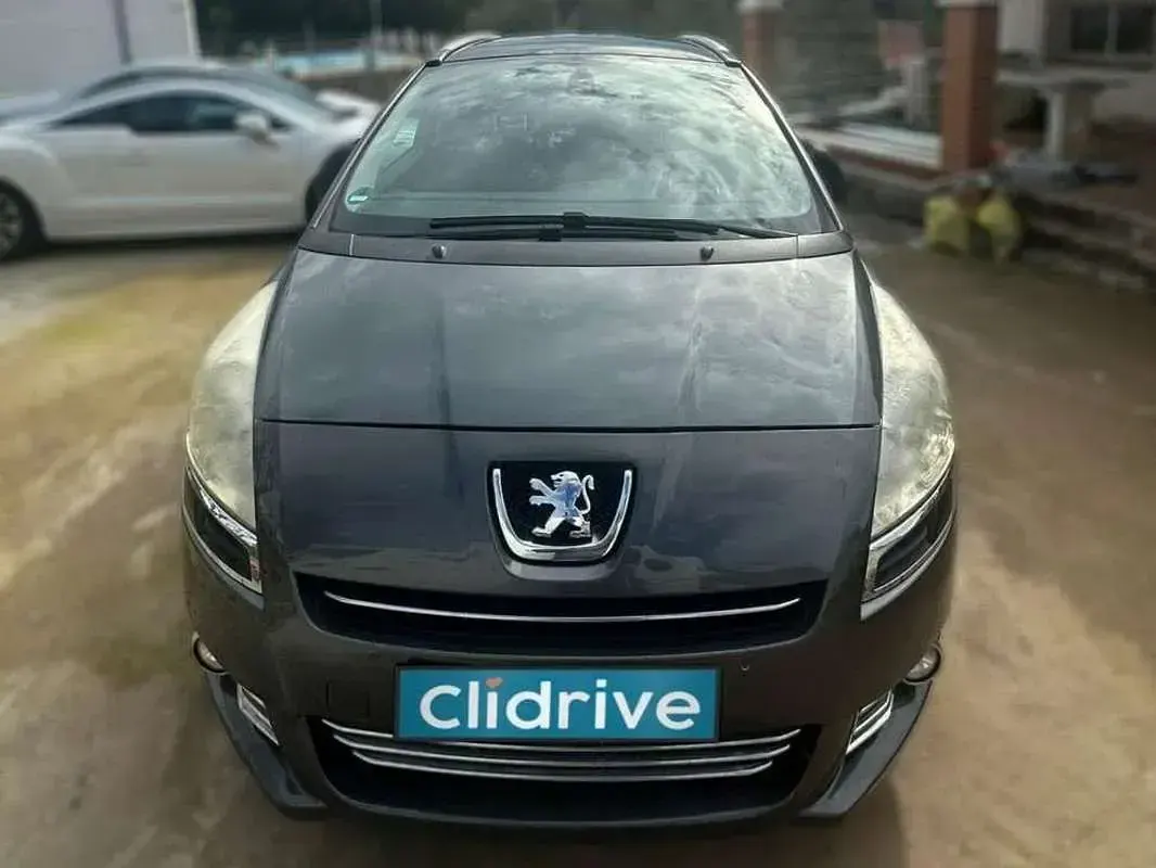 Usado Peugeot 5008 Sport 156 CV (114 kW) 2010 Gris Monovolumen