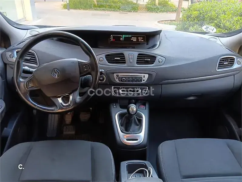 Usado Renault Scenic E-Tech LIMITED 110 CV (80 kW) 2014 Marrón Monovolumen