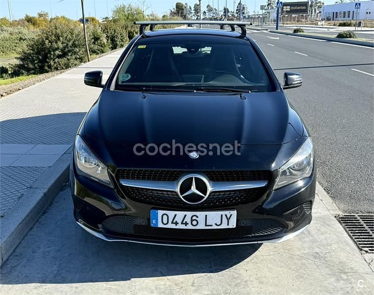 Usado Mercedes CLA200 Shooting Brake Urban 136 CV (100 kW) 2017 Negro Familiar