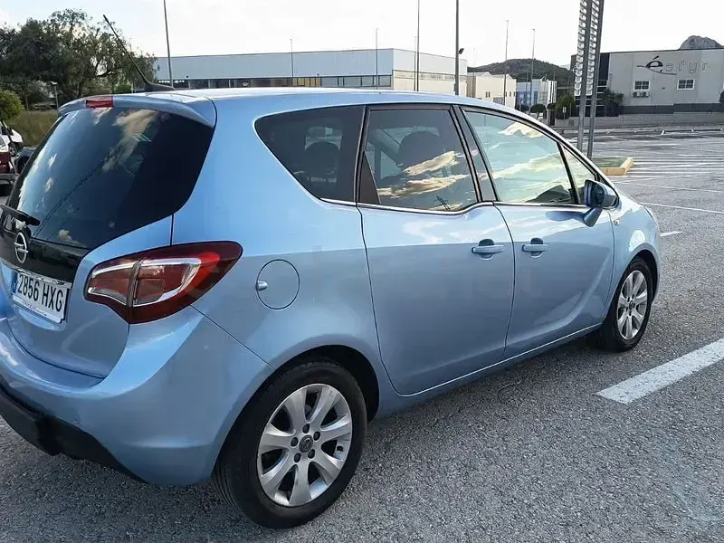 Usado Opel Meriva Excellence 136 CV (100 kW) 2014 Azul Monovolumen