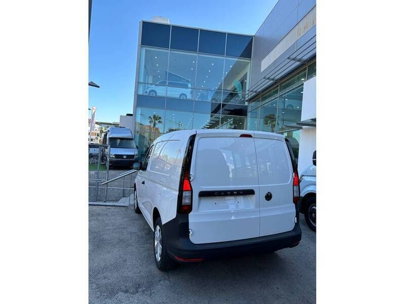 Usado VW Caddy 102 CV (75 kW) 2024 Blanco Monovolumen