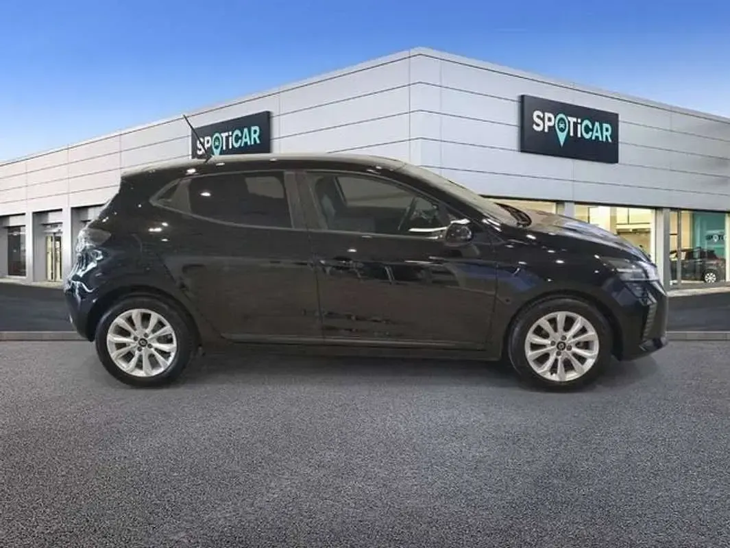 Usado Renault Clio Techno 101 CV (74 kW) 2025 Negro Utilitario