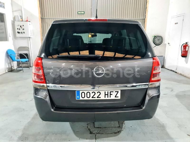 Usado Opel Zafira Family 110 CV (80 kW) 2011 Gris / plata Monovolumen