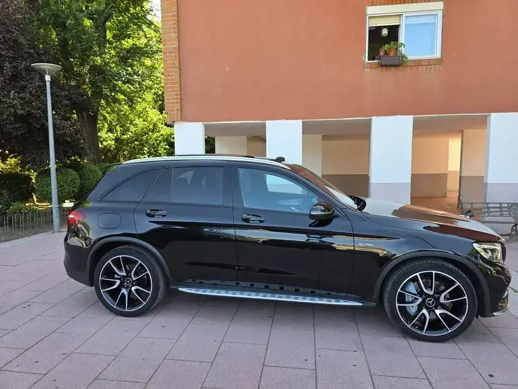 Käytetty Mercedes GLC43 AMG AMG 367 HP (269 kW) 2017 Musta Katumaasturi