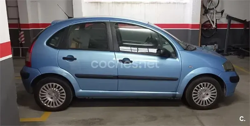 Usado Citroën C3 Furio 70 CV (51 kW) 2006 Azul Berlina