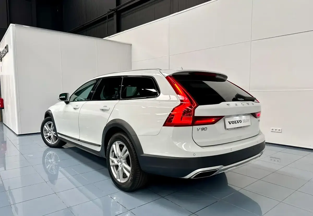Usado Volvo V90 CC 235 CV (172 kW) 2019 Blanco Familiar