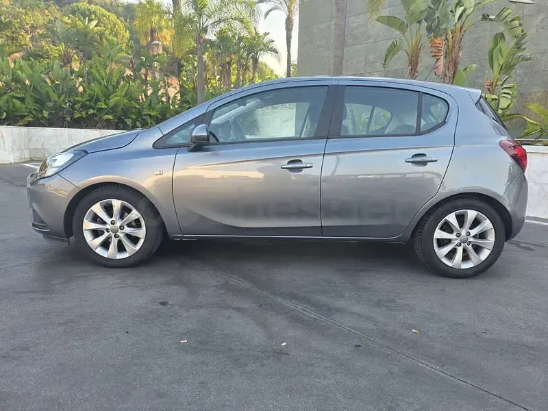 Usado Opel Corsa Business 90 CV (66 kW) 2018 Gris / plata Utilitario