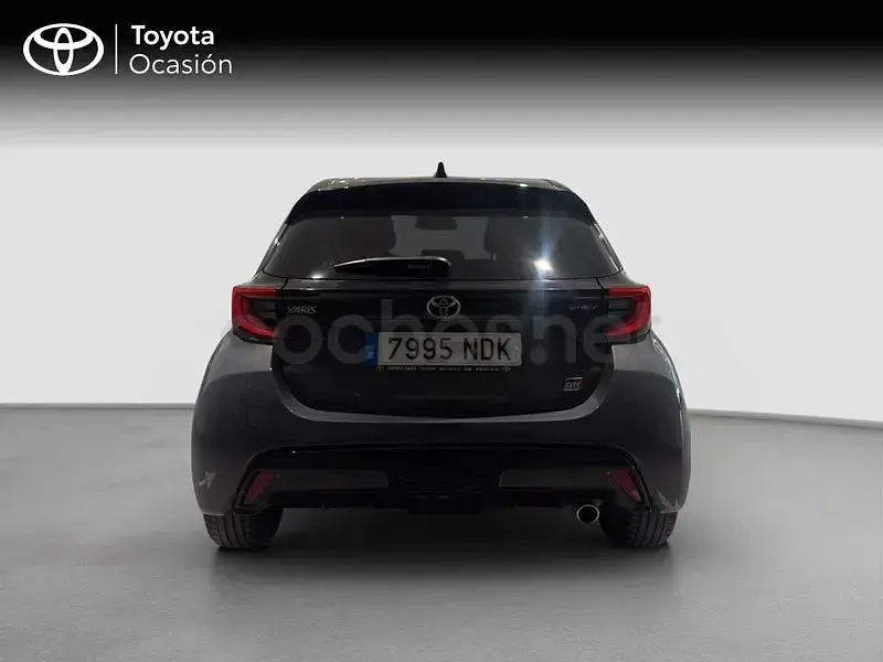 Usado Toyota Yaris Hybrid Sport 130 CV (95 kW) 2025 Blanco Berlina