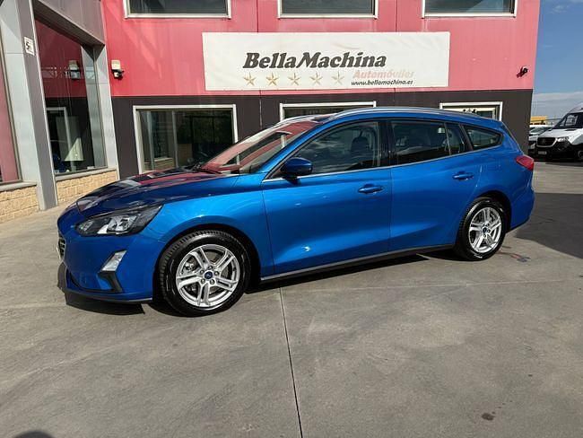 Usado Ford Focus Trend+ 120 CV (88 kW) 2022 Azul Familiar