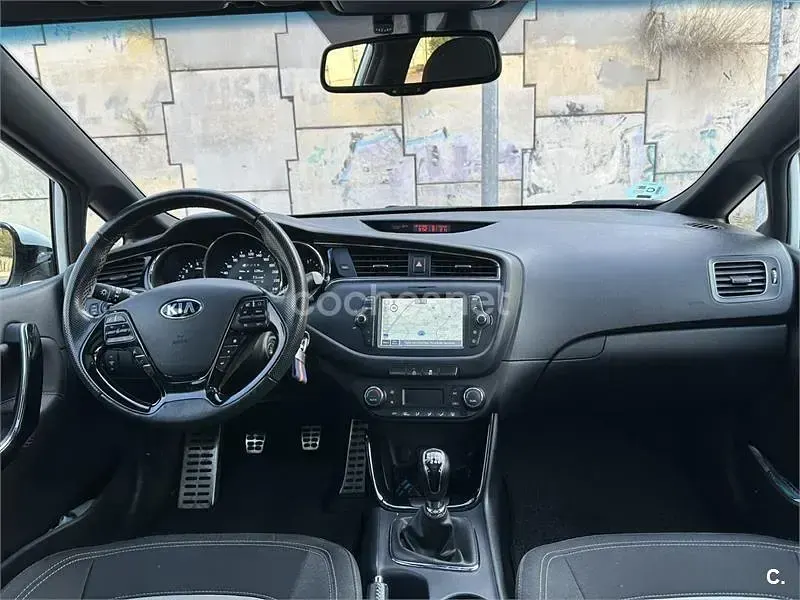 Usado Kia Ceed GT GT-Line 136 CV (100 kW) 2018 Blanco Berlina