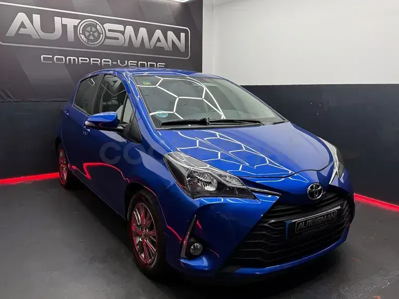 Usado Toyota Yaris City 69 CV (50 kW) 2018 Azul Berlina