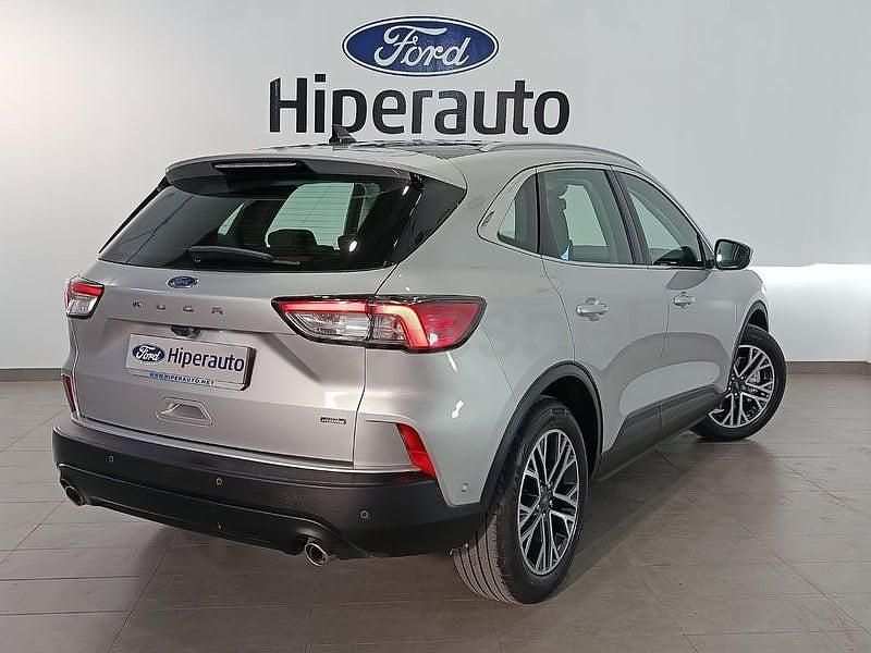 Usado Ford Kuga Titanium 225 CV (165 kW) 2020 Gris / plata SUV