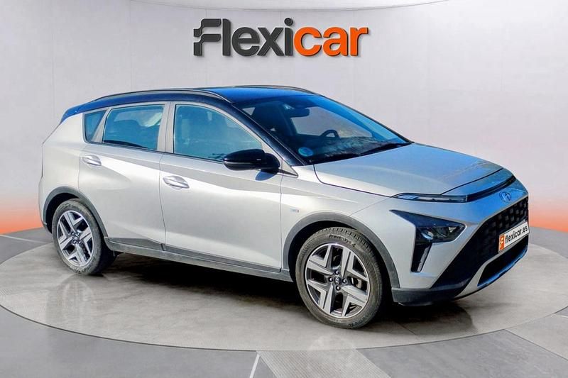 Usado Hyundai Bayon 101 CV (74 kW) 2021 Gris SUV