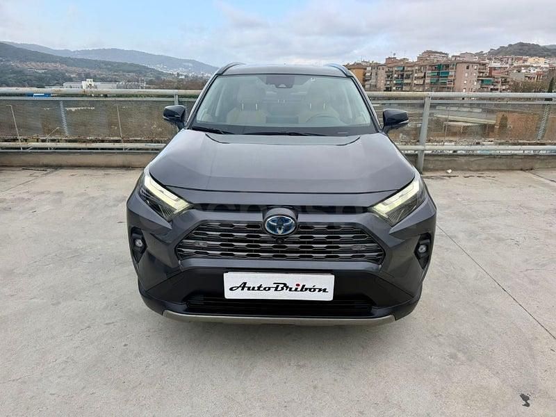 Usado Toyota RAV4 Hybrid Luxury 218 CV (160 kW) 2022 Gris / plata SUV