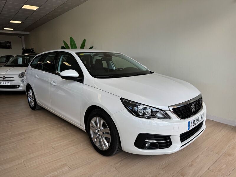 Blanco Usado 2020 Peugeot 308 Active Familiar | 12.990 € (Precio justo) - Imagen 1/4