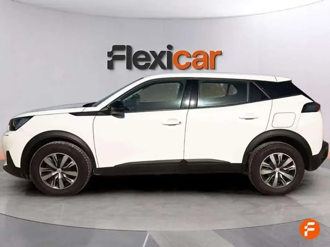 Usado Peugeot 2008 Active 110 CV (80 kW) 2022 Blanco SUV