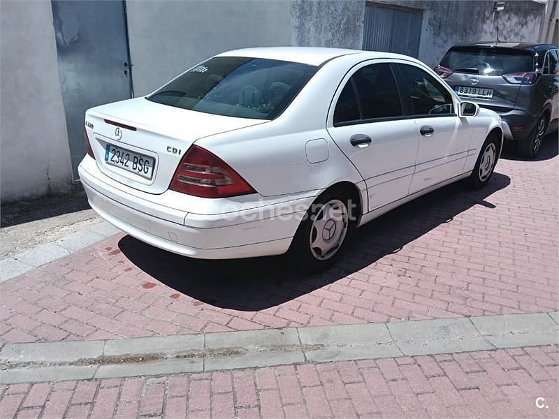 Blanco Usado 2002 Mercedes C220 Classic Berlina | 3500 € (Precio justo) - Imagen 1/4
