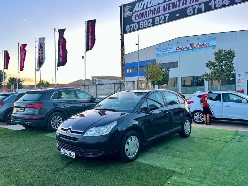 Usado Citroën C4 90 CV (66 kW) 2006 Negro Berlina