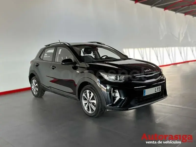 Usado Kia Stonic 84 CV (61 kW) 2022 Negro SUV