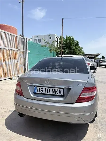 Usado Mercedes C220 Elegance 150 CV (110 kW) 2008 Gris / plata Berlina