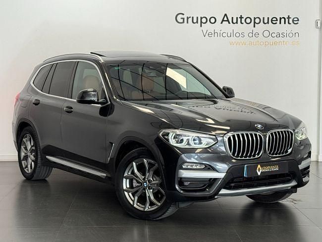 Gris / plata Usado 2019 BMW X3 Comfort Edition SUV | 32.990 € - Imagen 1/4