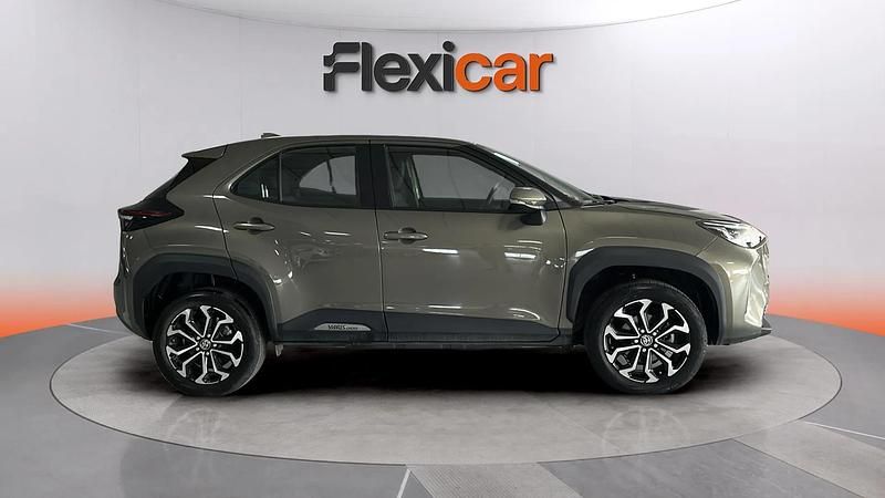 Usado Toyota Yaris Hybrid Active 116 CV (85 kW) 2024 Marrón