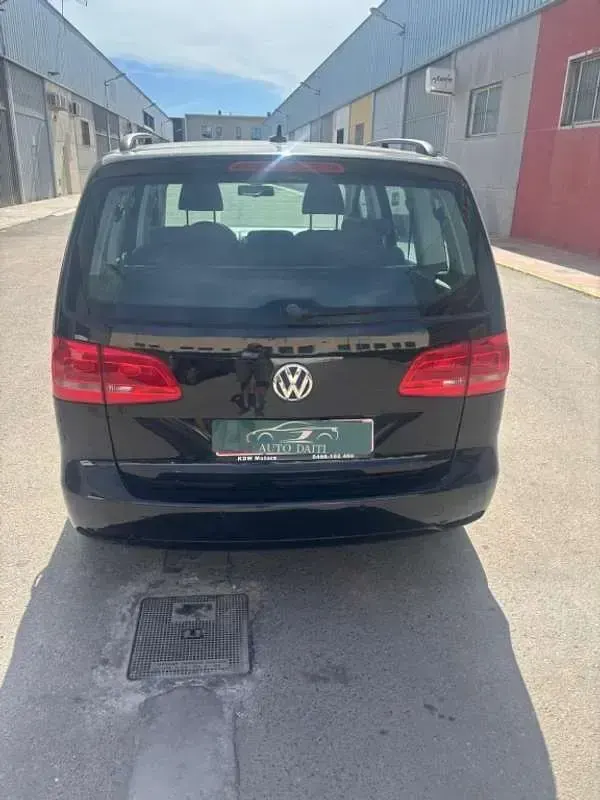 Usado VW Touran Advance 105 CV (77 kW) 2012 Negro Monovolumen