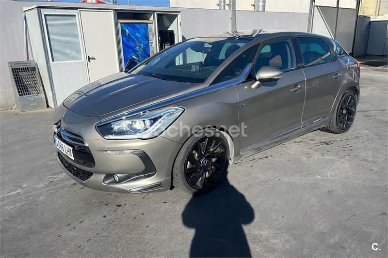 Usado Citroën DS5 200 CV (147 kW) 2012 Marrón Utilitario