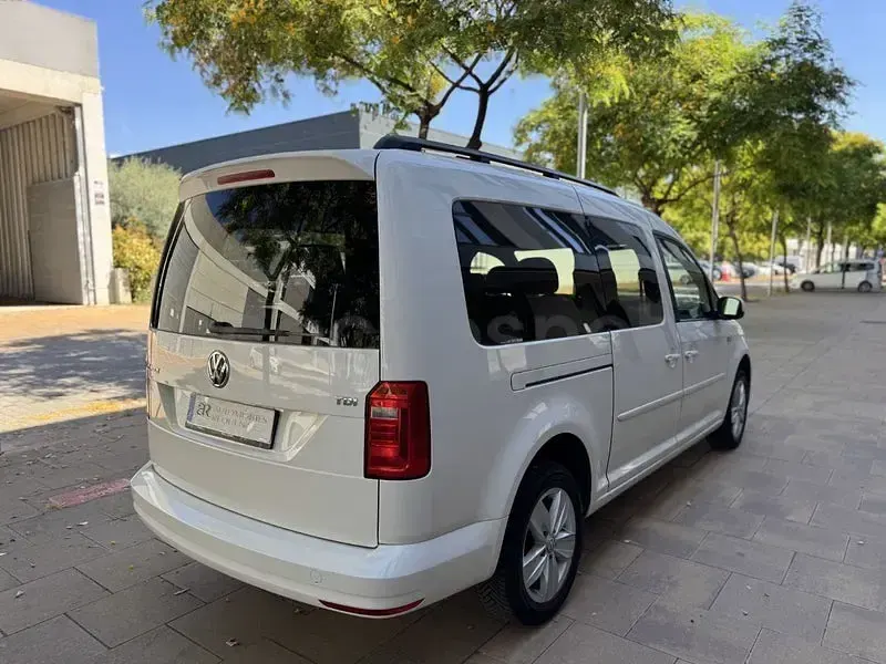 Usado VW Caddy Trendline 102 CV (75 kW) 2016 Blanco Monovolumen