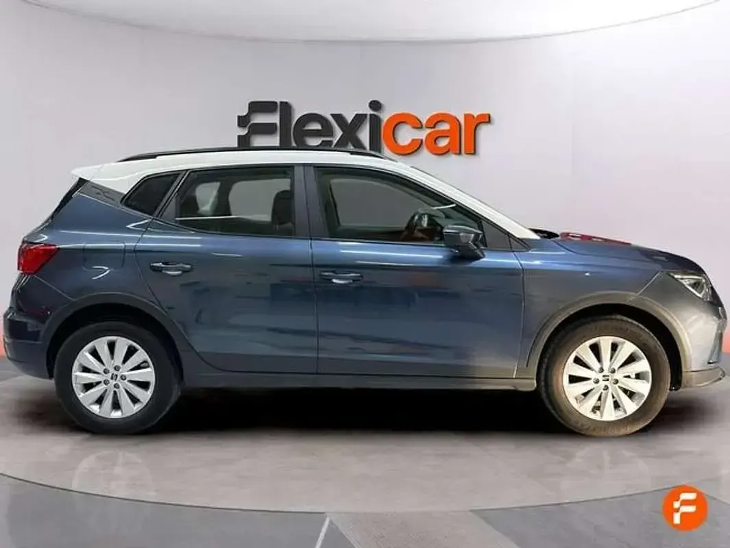 Usado Seat Arona Reference 95 CV (69 kW) 2023 Gris SUV