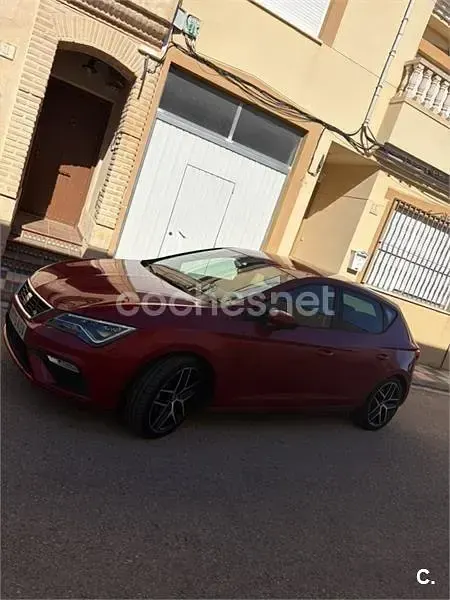 Usado Seat Leon FR 150 CV (110 kW) 2018 Rojo Berlina
