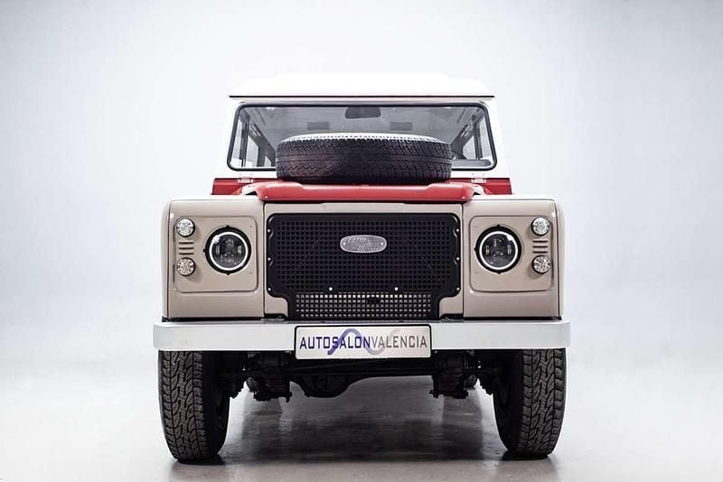 Usado Land Rover Defender 112 CV (82 kW) 1989 Beige SUV