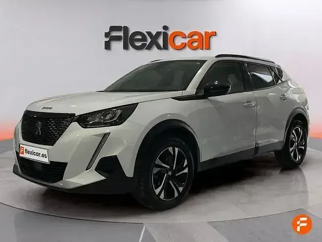 Usado Peugeot 2008 Allure 110 CV (80 kW) 2022 Blanco SUV